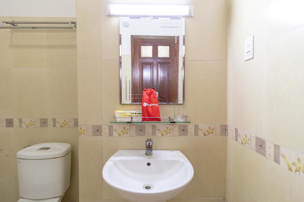 Reddoorz Near Tan Huong Market 2 Хошимин Экстерьер фото