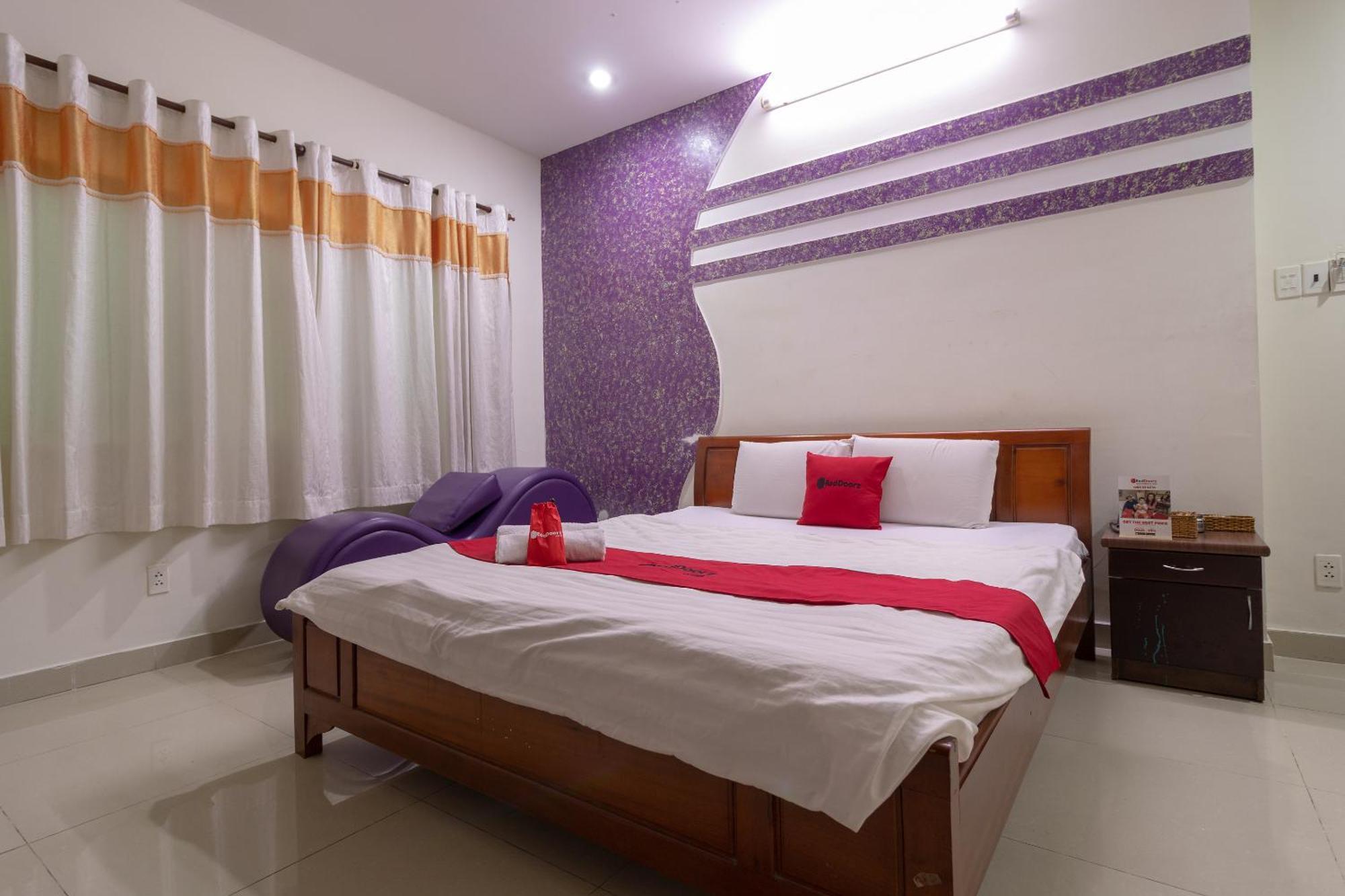 Reddoorz Near Tan Huong Market 2 Хошимин Экстерьер фото